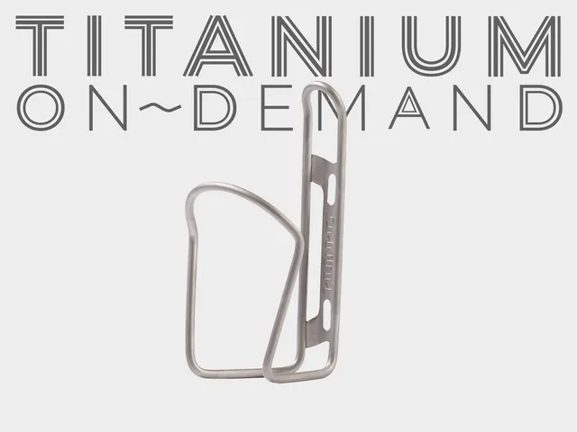 omnium-titanium-le-bottle-cage-porte-bidon-titane-on-demand image 1
