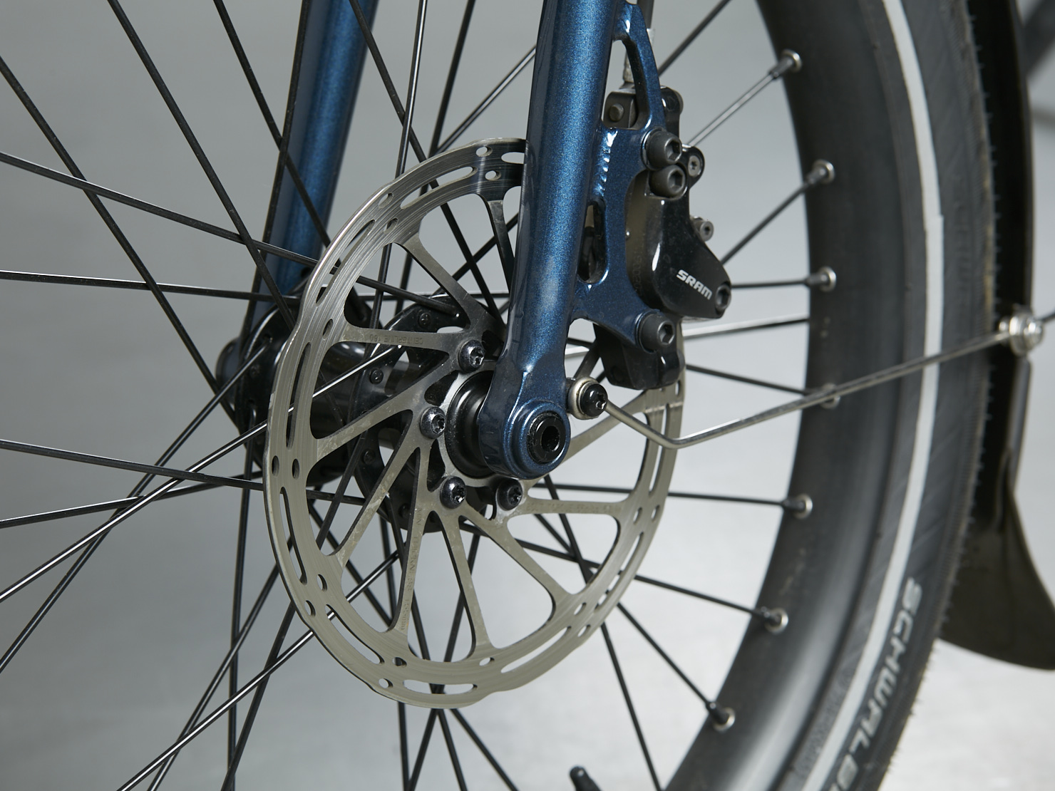omnium-cargo-demo-large-apex-bleu-afternoon-v-lo-cargo image 3