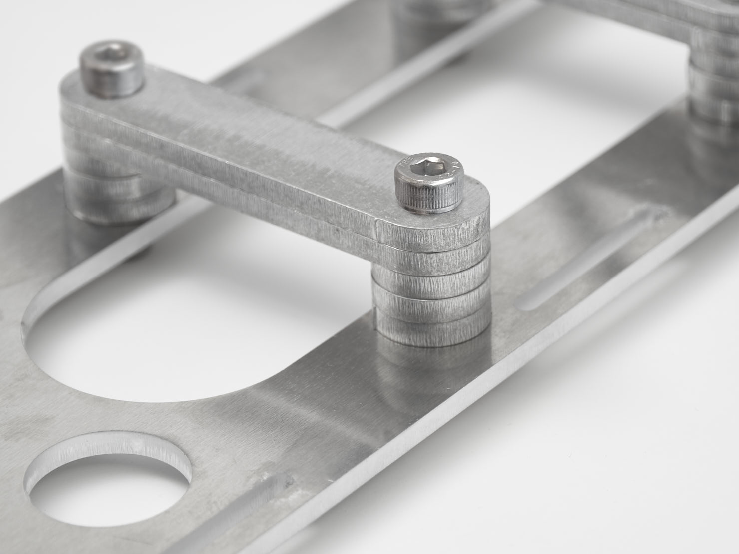 omnium-support-si-ge-enfant-thule-yepp-maxi-bracket-alu-cargo image 4