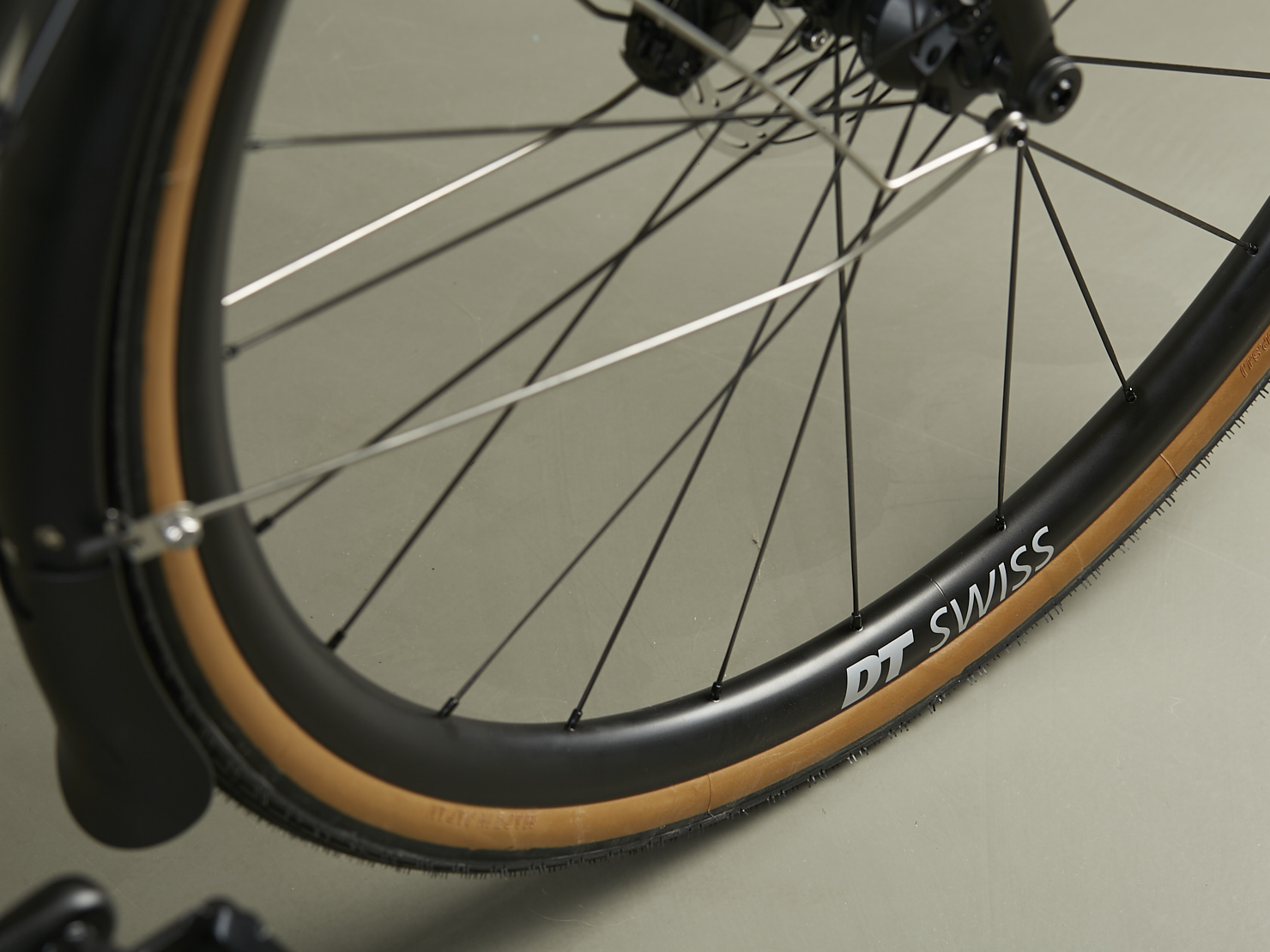 omnium-demo-cxc-v4-pirate-black-large-apex-1-v-lo-cargo image 2