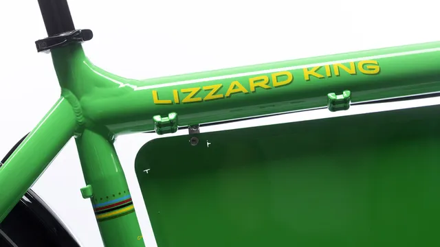 larry-vs-harry-billboard-steps-6000-lizzard-king-pour-bullitt image 1