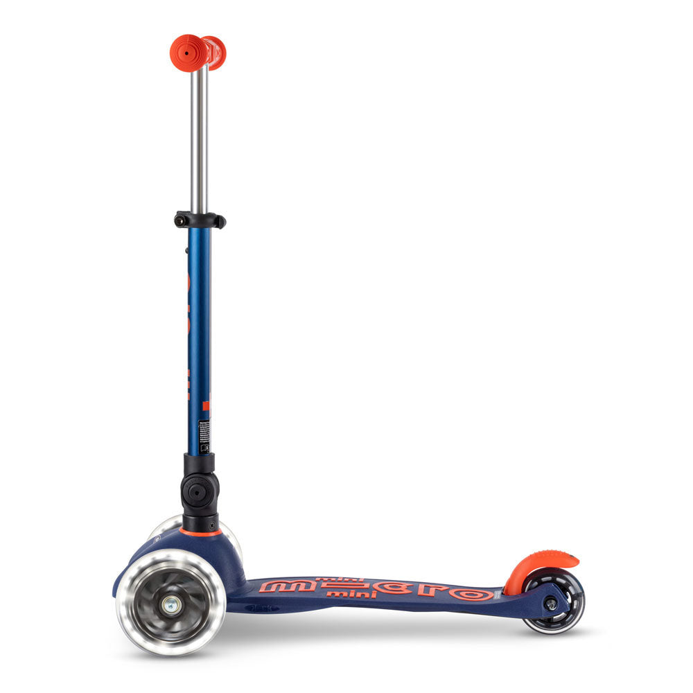 mini-micro-deluxe-led-pliable-bleu-trottinette-enfant image 4