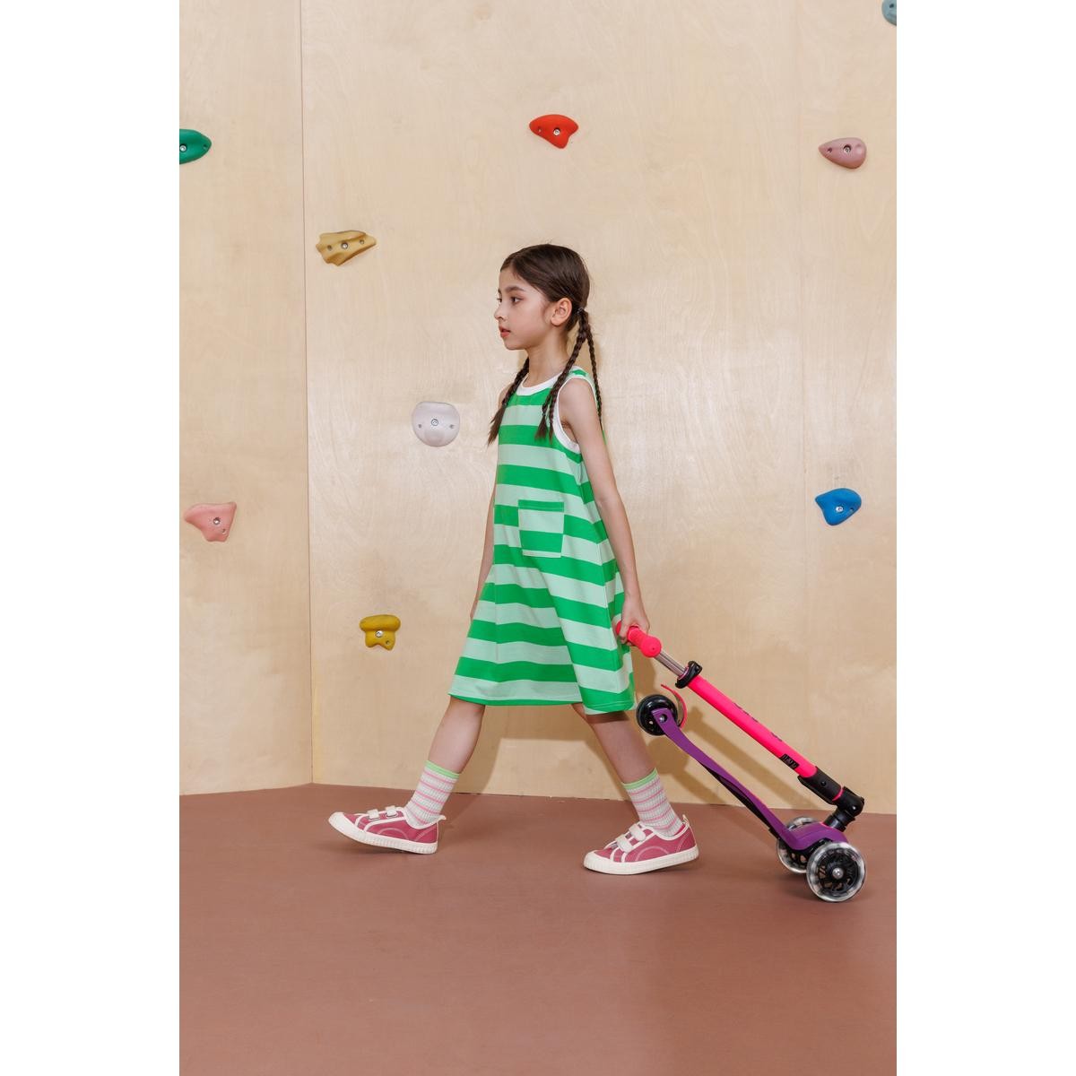 maxi-micro-deluxe-pliable-rose-n-on-trottinette-3-roues-5-12-ans image 2