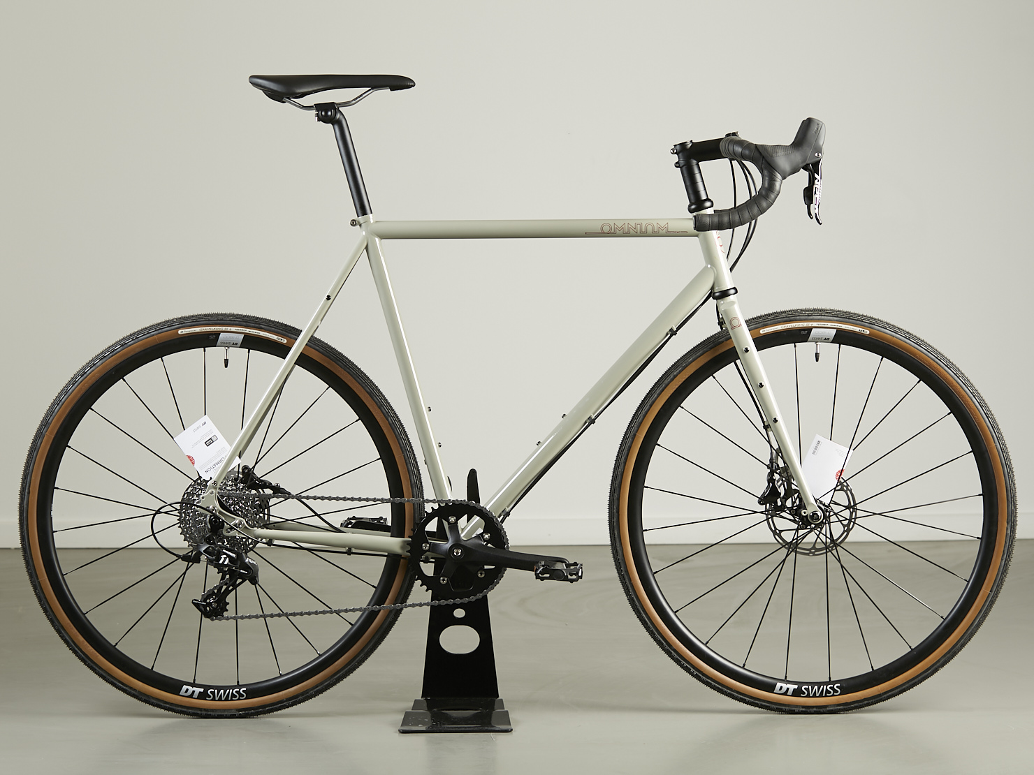 omnium-cxc-v3-v-lo-cargo-d-mo-apex-1-large-gris-glorius-grey image 1