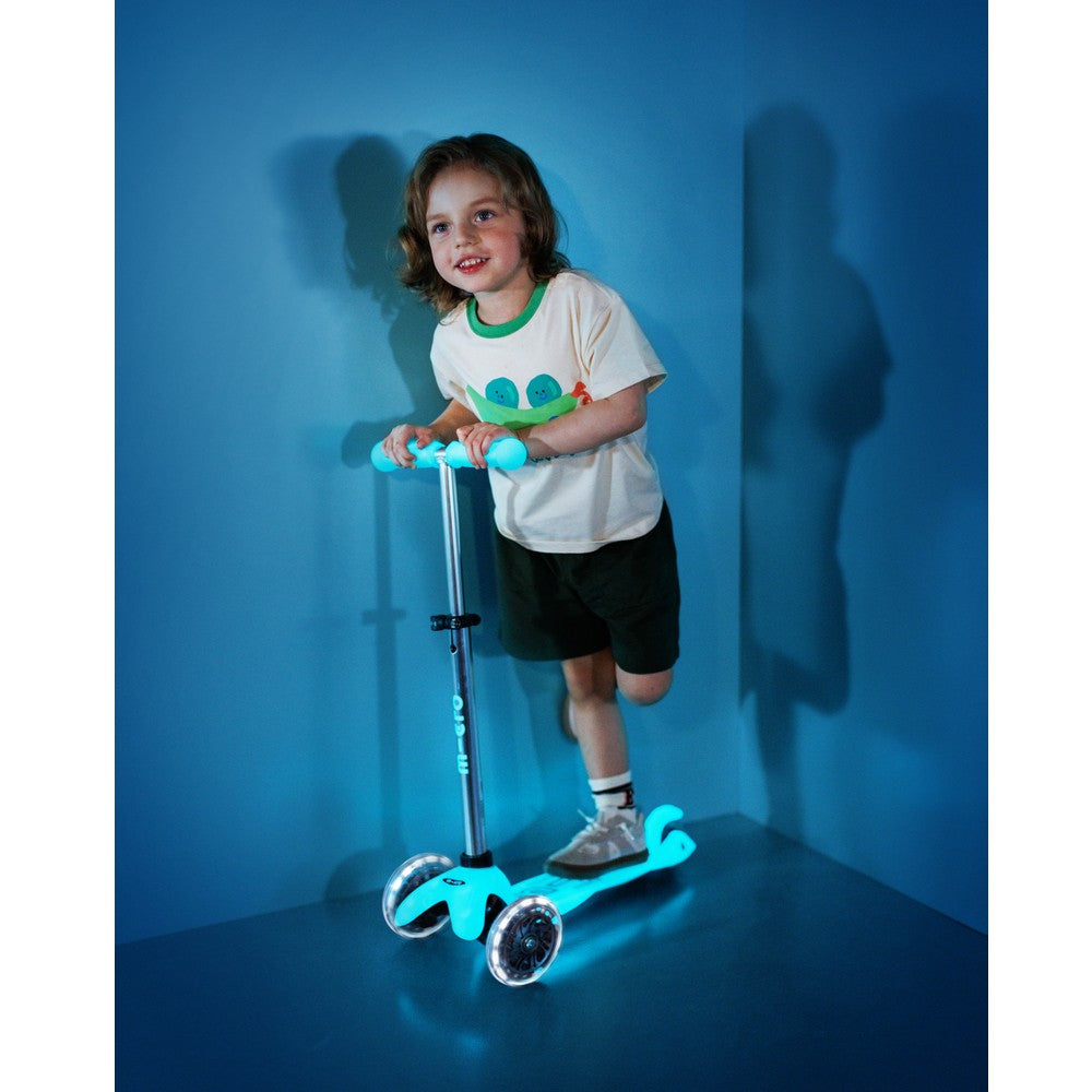 micro-mini-micro-deluxe-glow-led-glace-trottinette-3-roues-enfant-2-5-ans image 3