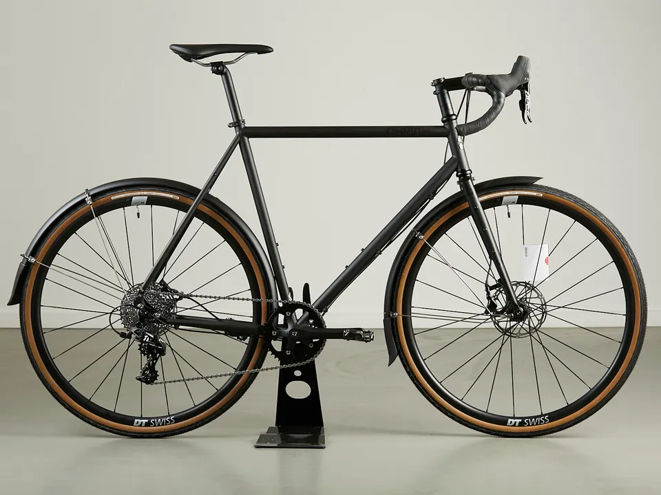 omnium-demo-cxc-v4-pirate-black-large-apex-1-v-lo-cargo image 1