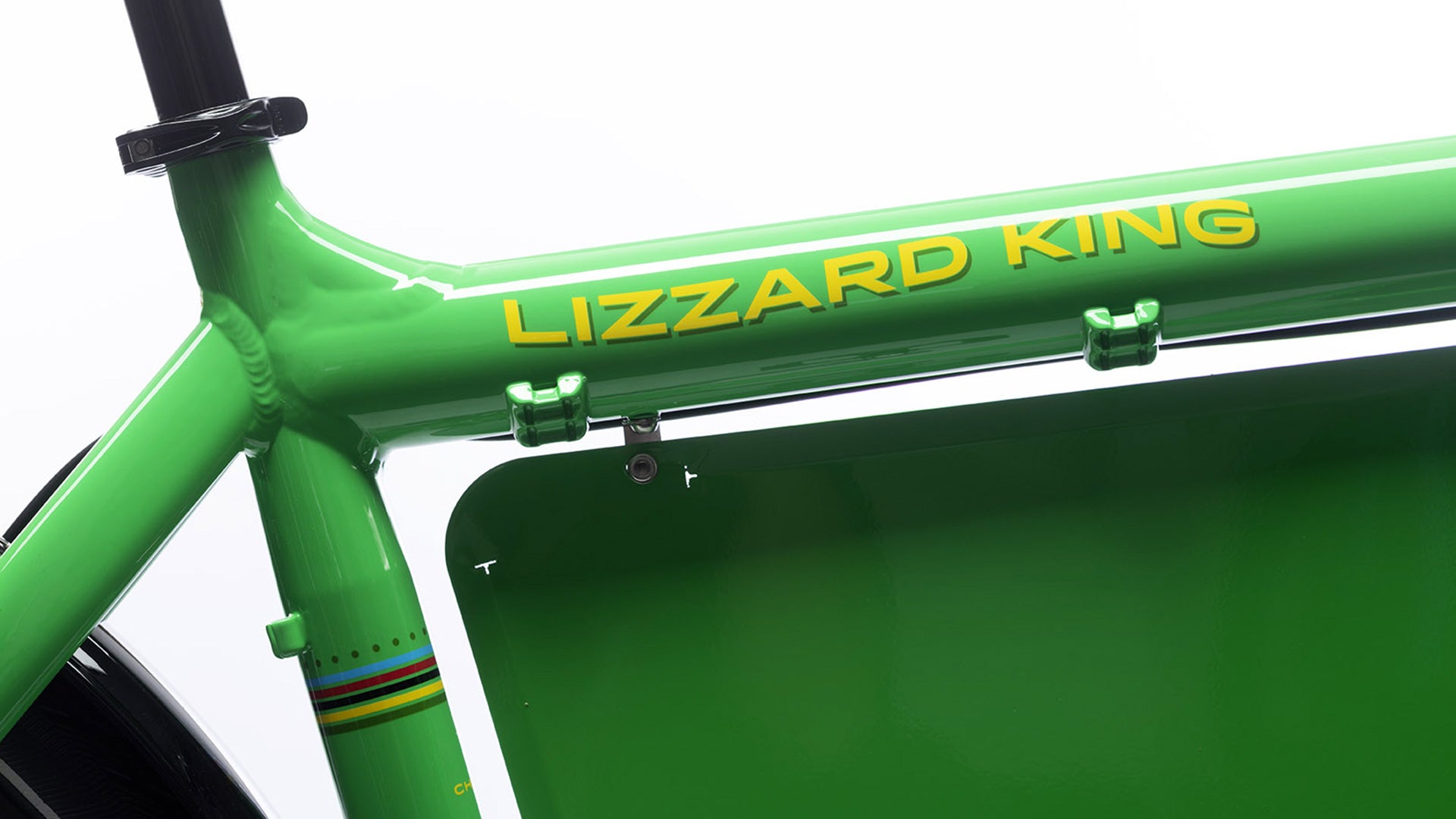 larry-vs-harry-billboard-steps-6000-lizzard-king-pour-bullitt image 1