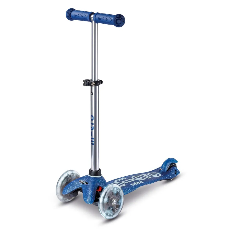 micro-mini-micro-deluxe-led-trottinette-3-roues-bleu-glitter image 1