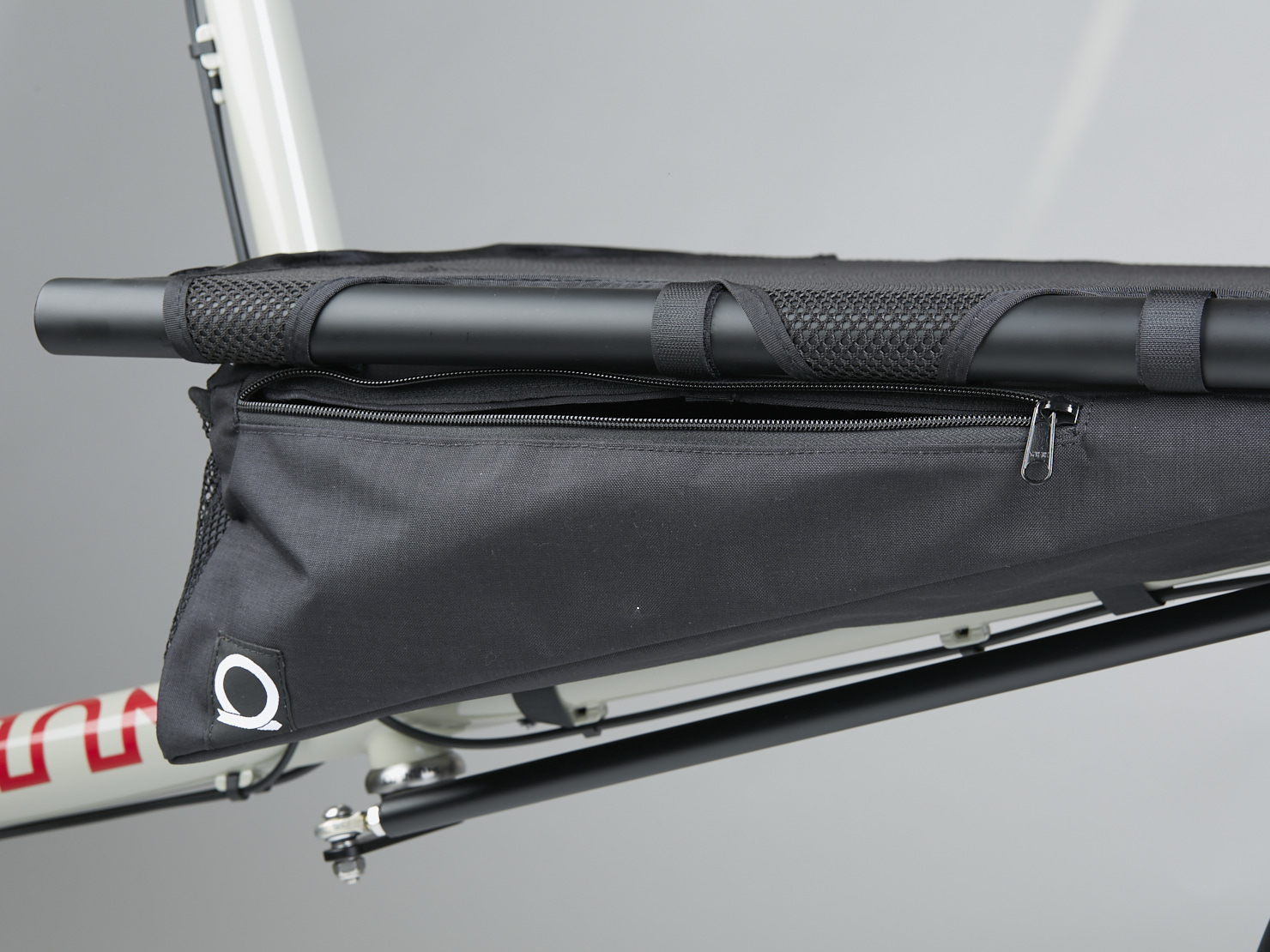 omnium-cargo-wedgie-bag-v2-sac-de-cadre-cargo image 3