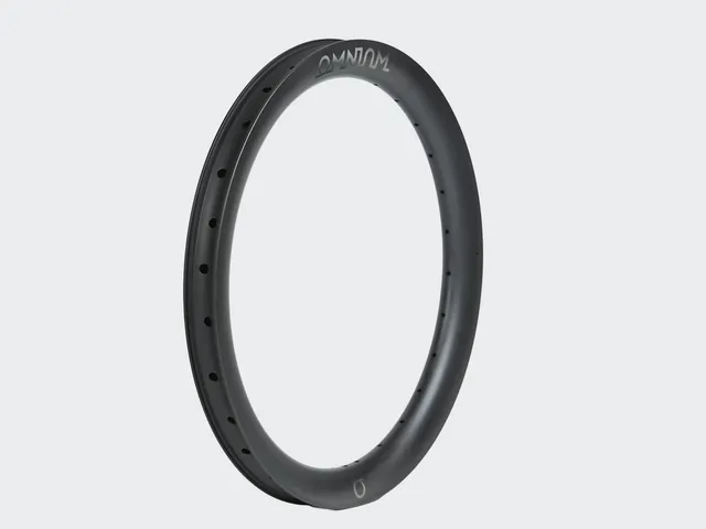 omnium-carbon-h29-jante-avant-cargo image 1