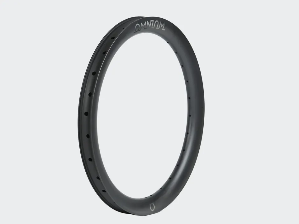 omnium-carbon-h29-jante-avant-cargo image 1