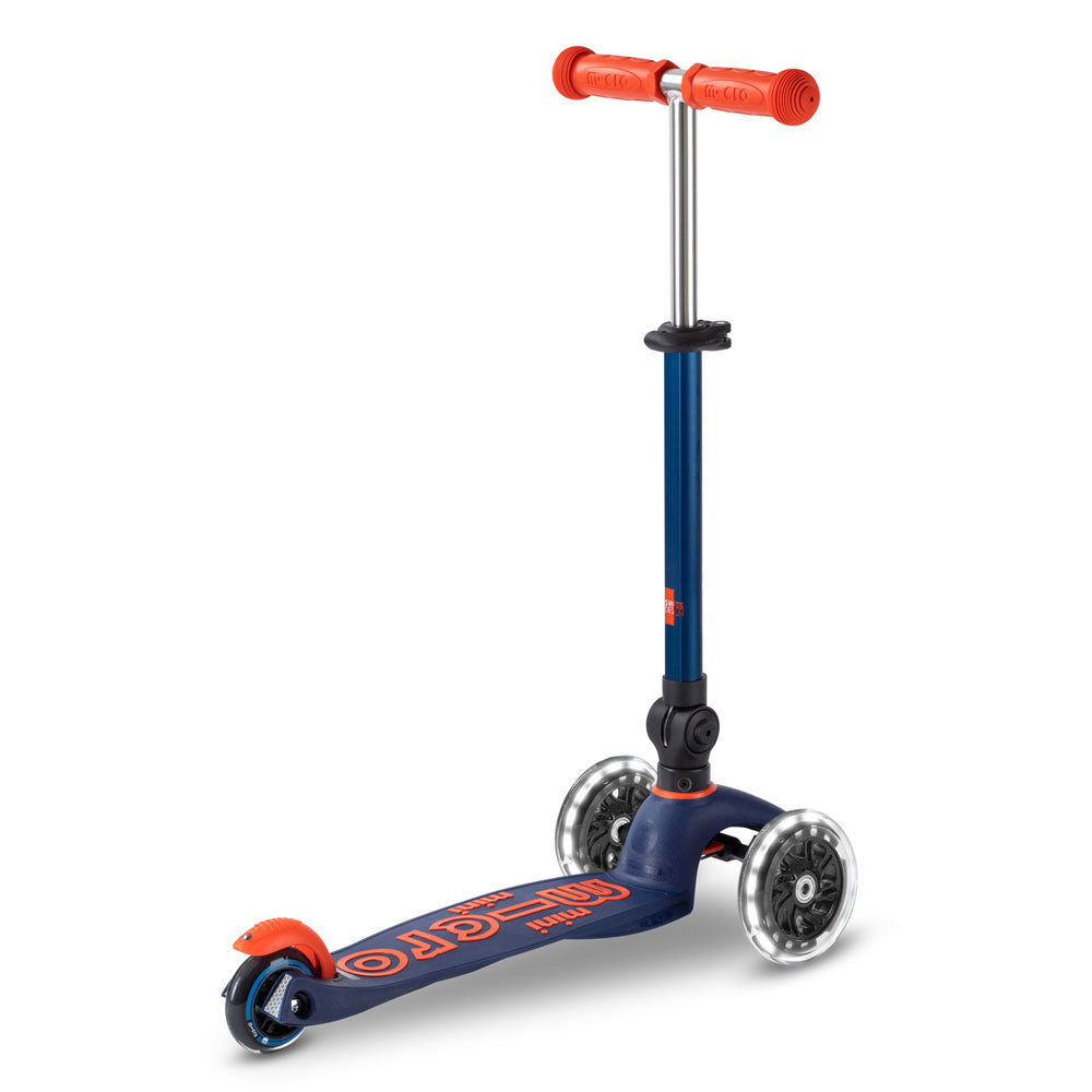 mini-micro-deluxe-led-pliable-bleu-trottinette-enfant image 6