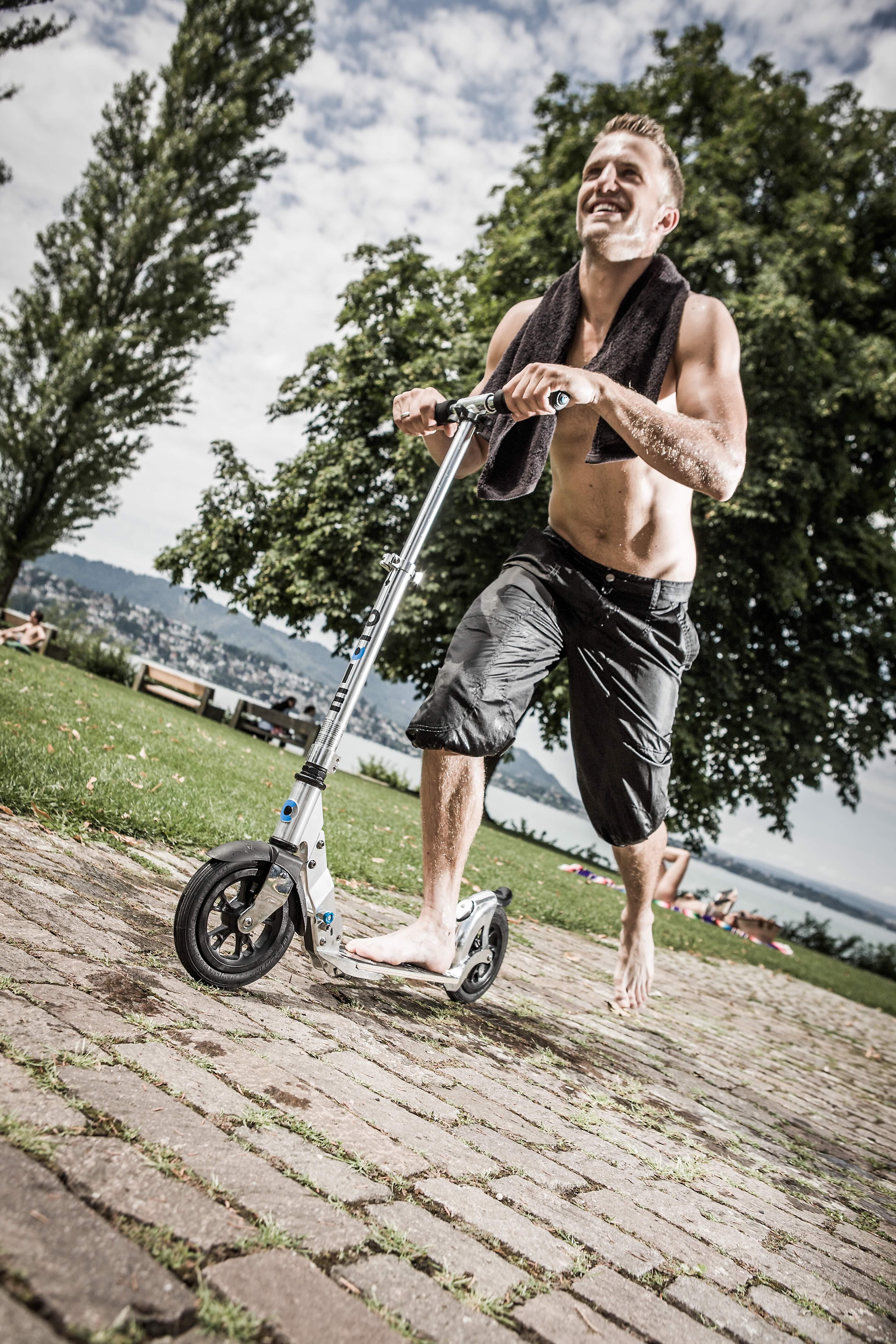 micro-flex-trottinette-aluminium-2-roues-adulte image 2