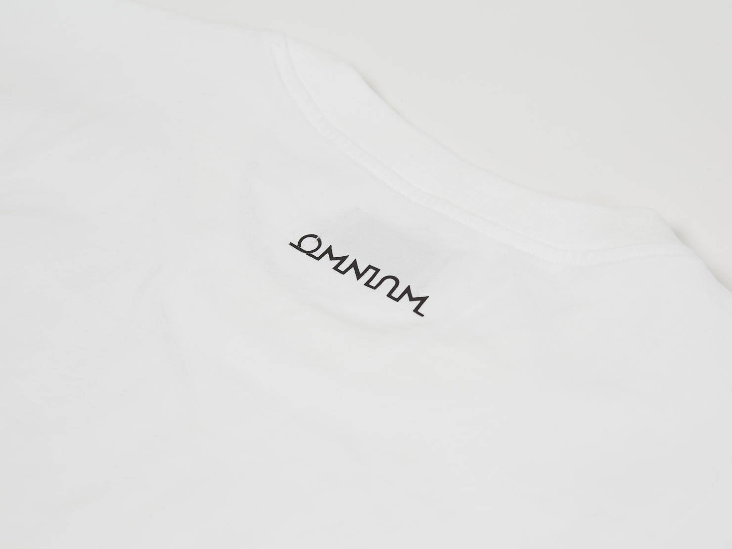 omnium-embroidered-o-logo-tee-t-shirt-logo-o-brod image 5