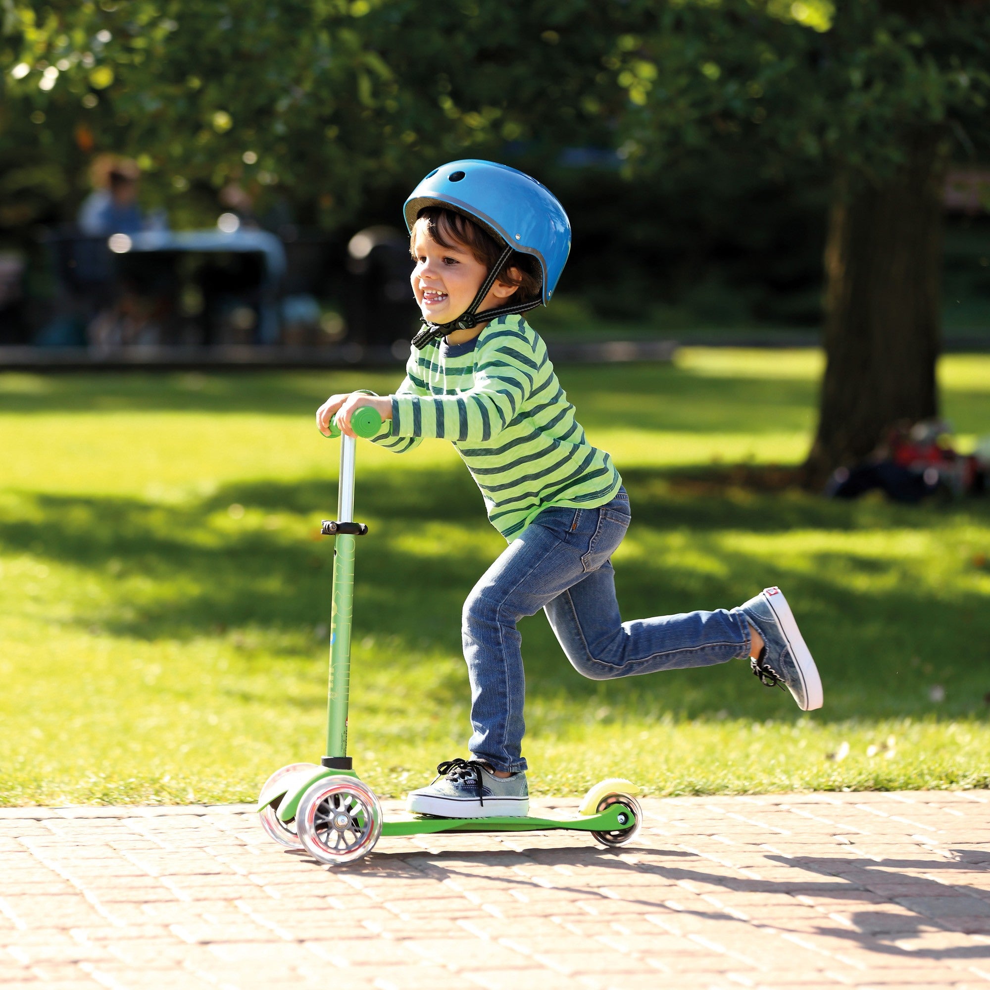 micro-mini-micro-deluxe-trottinette-3-roues-vert-2-5-ans image 6
