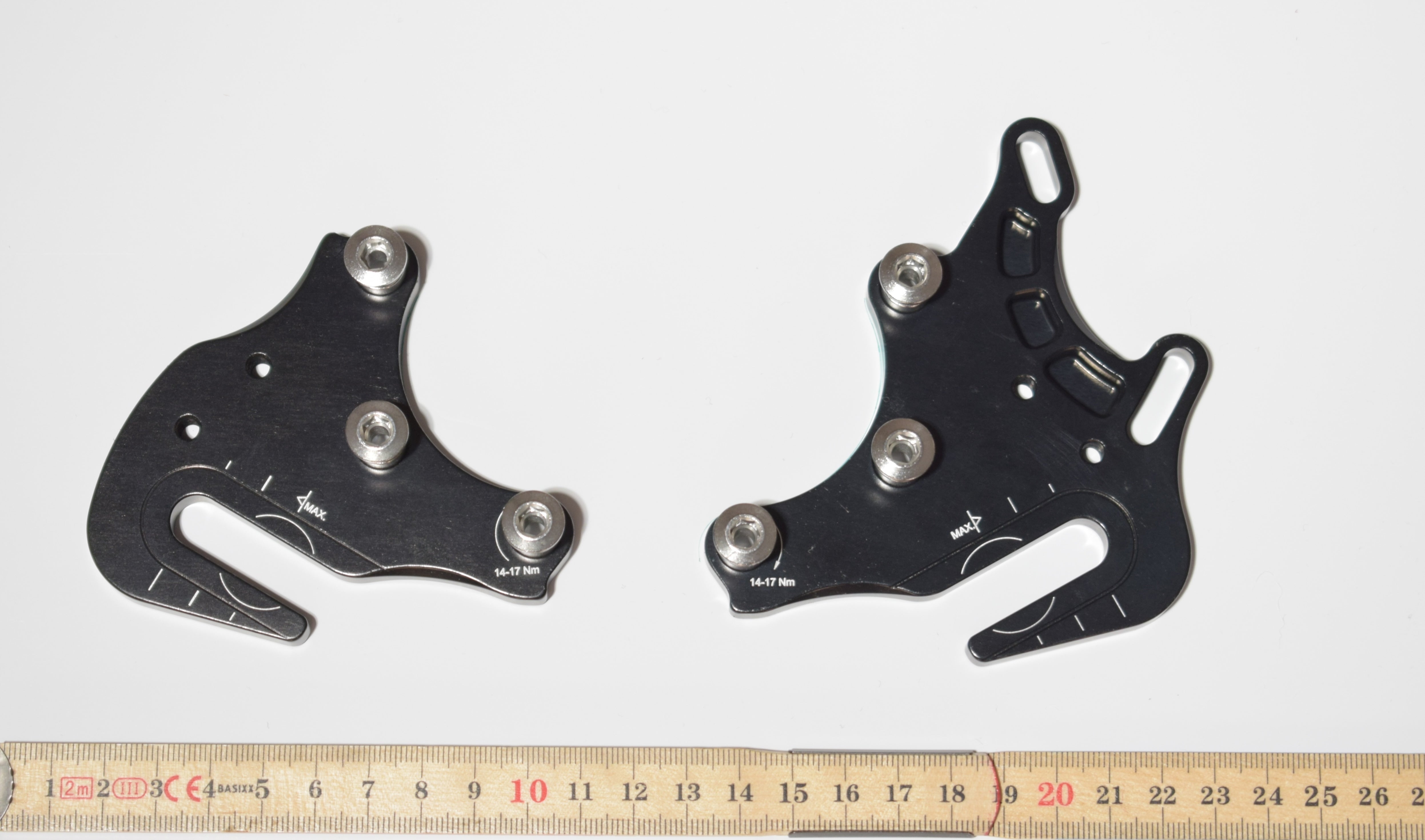 larry-vs-harry-pattes-arri-re-135x10-alu-moyeu-vitesses-internes-original image 1