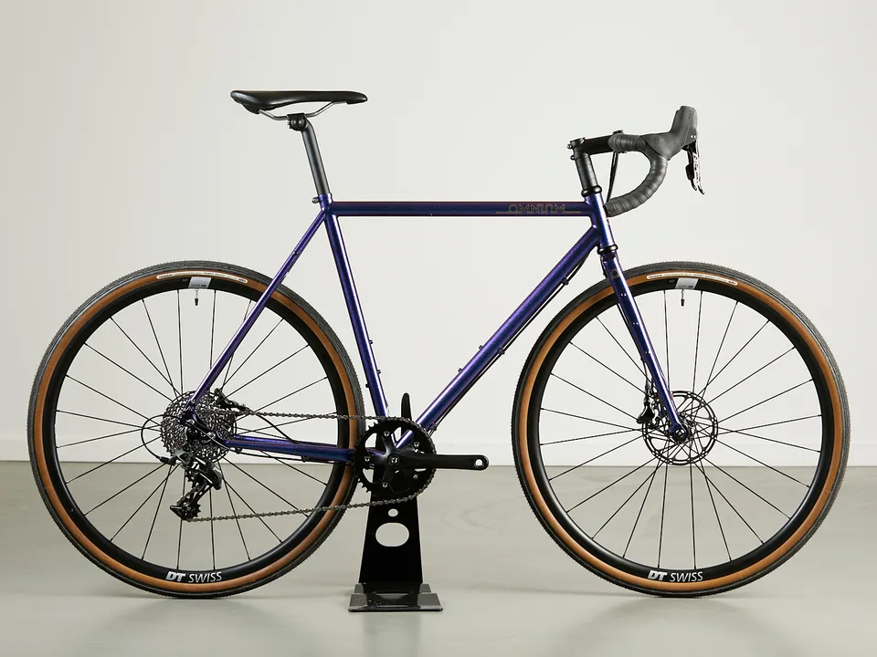 omnium-demo-cxc-v3-blurple-medium-v-lo-cargo-apex-1 image 1