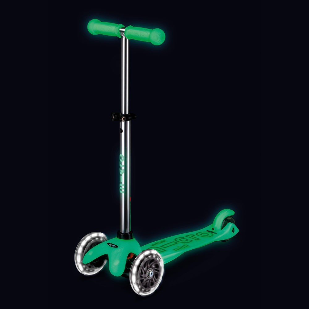 micro-mini-micro-deluxe-glow-led-trottinette-enfant-verte-2-5-ans image 2