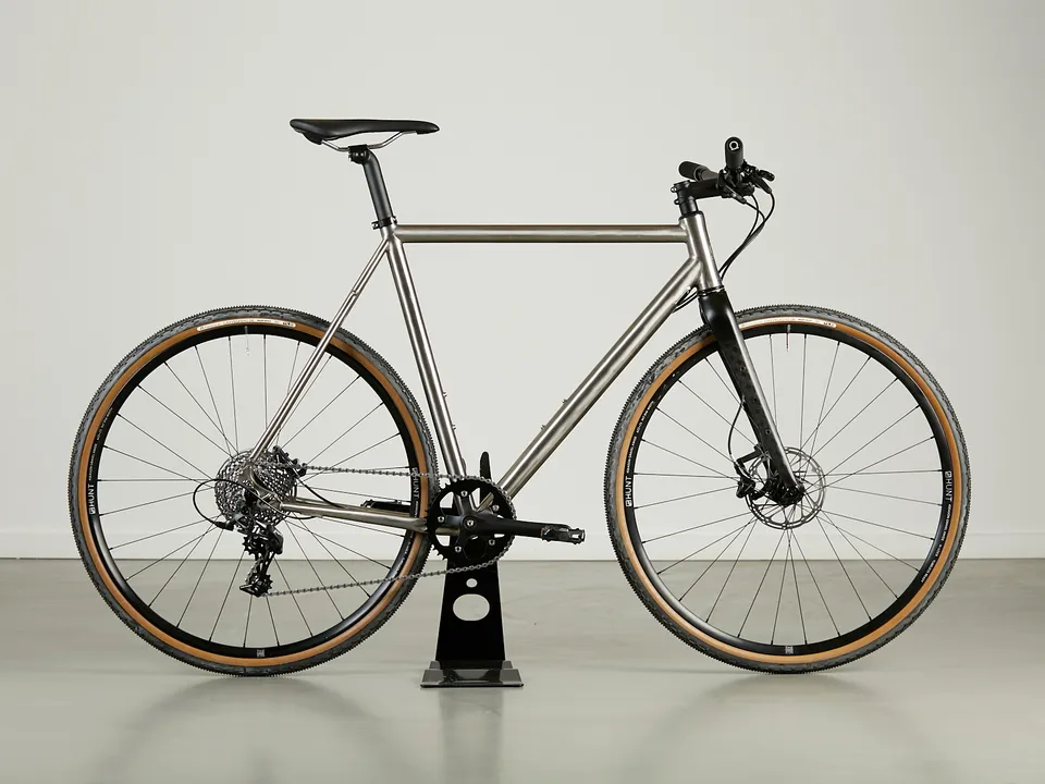 omnium-demo-titanium-cxc-v3ir-large-apex-1-v-lo-expo image 1