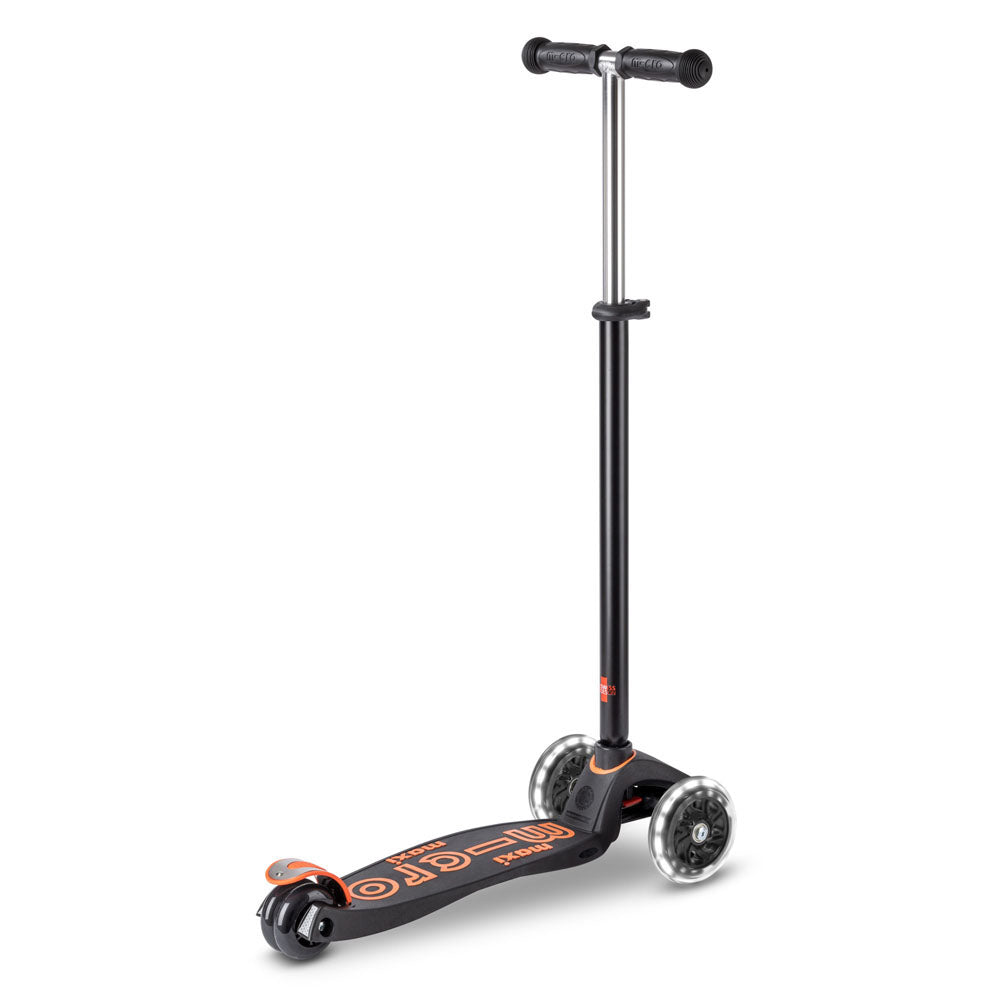 micro-maxi-deluxe-led-trottinette-3-roues-noire-5-12-ans image 4